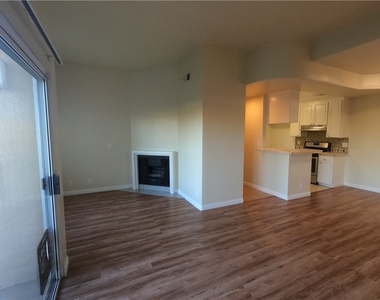 5060 Kester Avenue - Photo Thumbnail 2