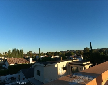 5060 Kester Avenue - Photo Thumbnail 27