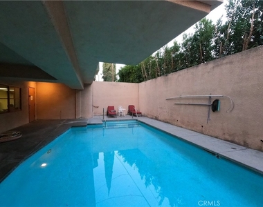 5060 Kester Avenue - Photo Thumbnail 35
