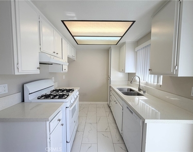 121 Wiseman Way - Photo Thumbnail 6