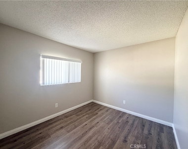 121 Wiseman Way - Photo Thumbnail 8