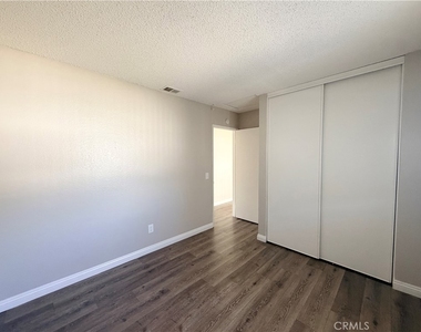 121 Wiseman Way - Photo Thumbnail 9