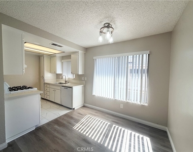 121 Wiseman Way - Photo Thumbnail 5
