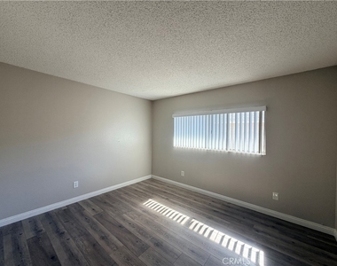 121 Wiseman Way - Photo Thumbnail 11