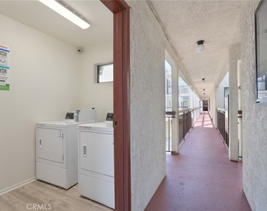 814 E Windsor Road - Photo Thumbnail 28