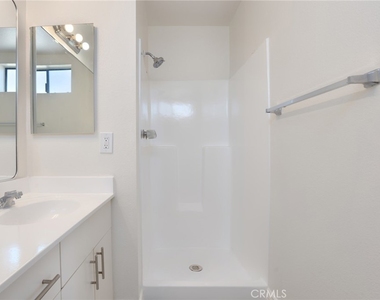 814 E Windsor Avenue - Photo Thumbnail 19