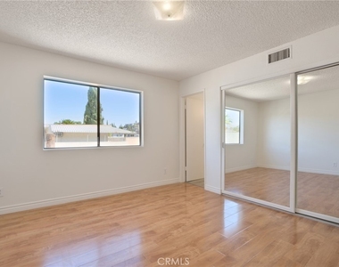 814 E Windsor Avenue - Photo Thumbnail 16