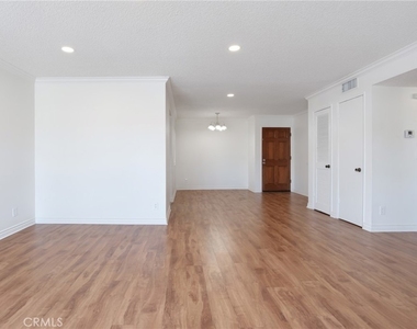 814 E Windsor Avenue - Photo Thumbnail 12