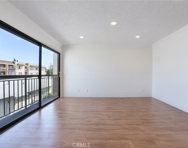814 E Windsor Avenue - Photo Thumbnail 9