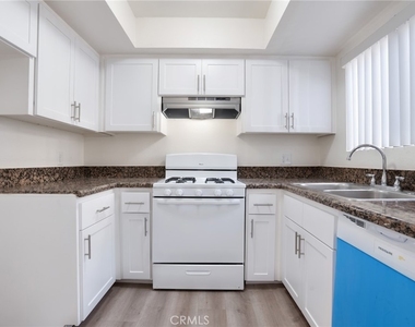 814 E Windsor Avenue - Photo Thumbnail 7