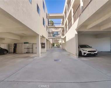 814 E Windsor Avenue - Photo Thumbnail 26