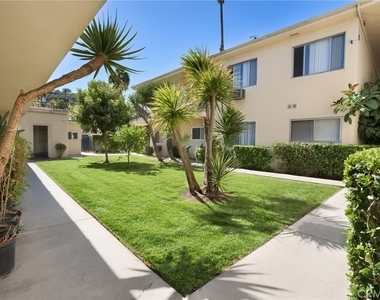915 E Palmer Avenue - Photo Thumbnail 13