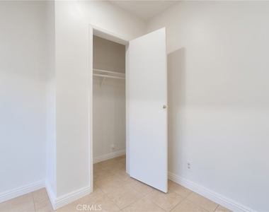 915 E Palmer Avenue - Photo Thumbnail 5