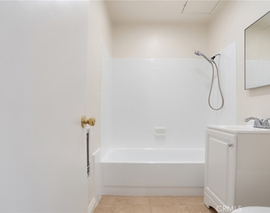 915 E Palmer Avenue - Photo Thumbnail 10