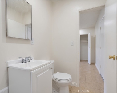 915 E Palmer Avenue - Photo Thumbnail 11