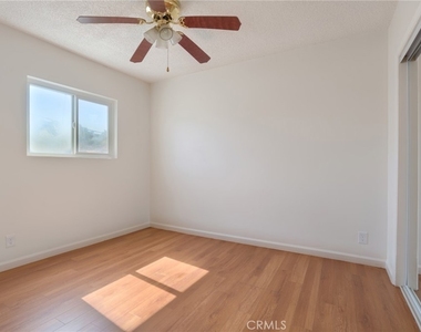 915 E Palmer Avenue - Photo Thumbnail 16