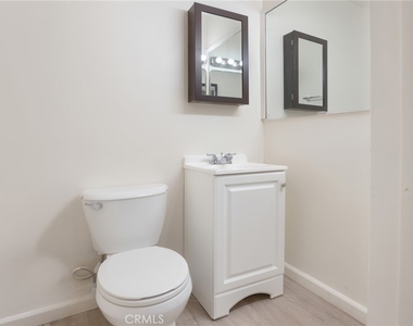 915 E Palmer Avenue - Photo Thumbnail 10