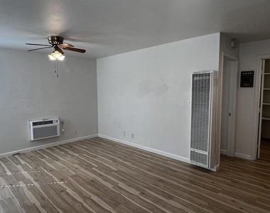 4067 Vineyard Ave - Photo Thumbnail 6