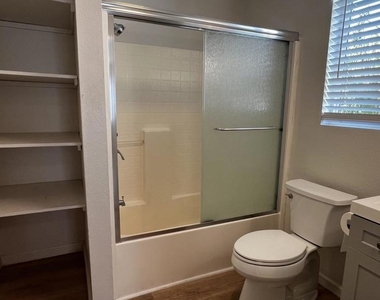 4067 Vineyard Ave - Photo Thumbnail 10