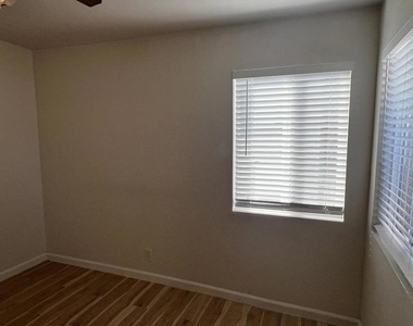 4067 Vineyard Ave - Photo Thumbnail 14