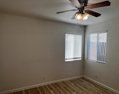 4067 Vineyard Ave - Photo Thumbnail 13