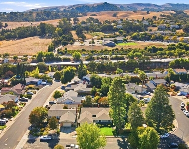 25 Tareyton Ct - Photo Thumbnail 53