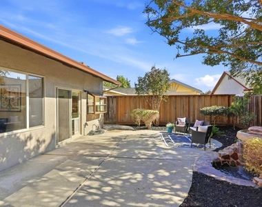 25 Tareyton Ct - Photo Thumbnail 43