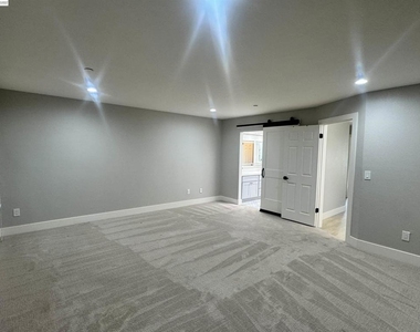 978 La Mesa Ter - Photo Thumbnail 8