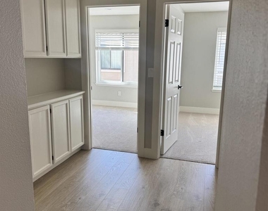 978 La Mesa Ter - Photo Thumbnail 6