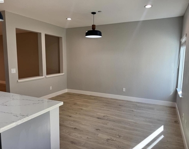 978 La Mesa Ter - Photo Thumbnail 4