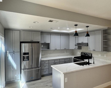 978 La Mesa Ter - Photo Thumbnail 2