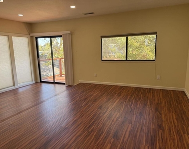 356 Adams Way - Photo Thumbnail 4