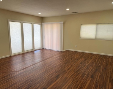 356 Adams Way - Photo Thumbnail 13