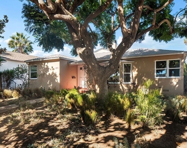 2111 Oak Street - Photo Thumbnail 2