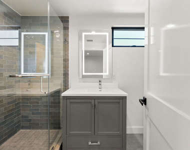 1153 N Beachwood Drive - Photo Thumbnail 13