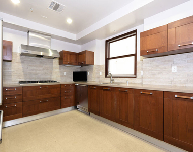 1929 Selby Avenue - Photo Thumbnail 6
