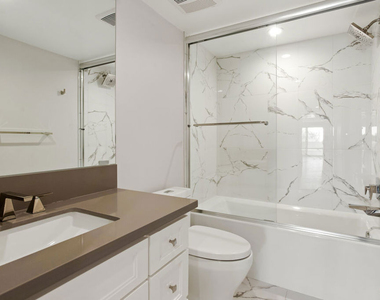 1470 Rexford Drive - Photo Thumbnail 9