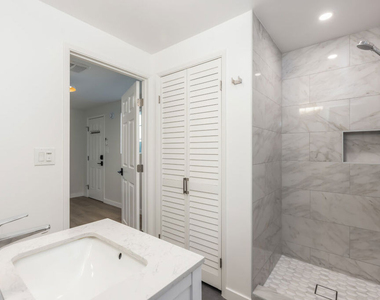 8791 Cadillac Avenue - Photo Thumbnail 28