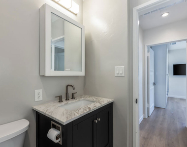 8791 Cadillac Avenue - Photo Thumbnail 23