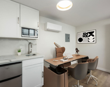 8791 Cadillac Avenue - Photo Thumbnail 5
