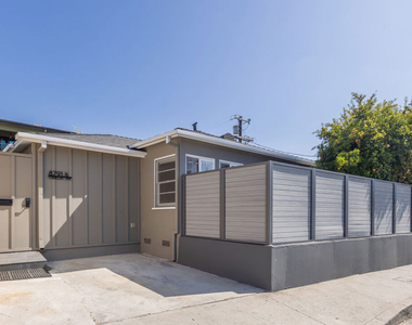 8791 Cadillac Avenue - Photo Thumbnail 6
