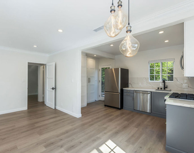 8791 Cadillac Avenue - Photo Thumbnail 14