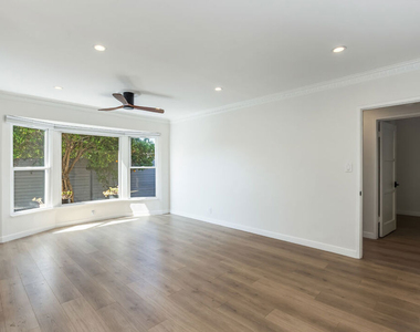 8791 Cadillac Avenue - Photo Thumbnail 10