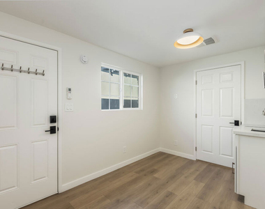 8791 Cadillac Avenue - Photo Thumbnail 25