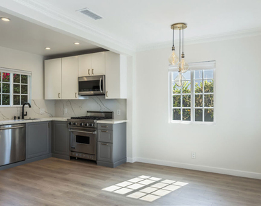 8791 Cadillac Avenue - Photo Thumbnail 12