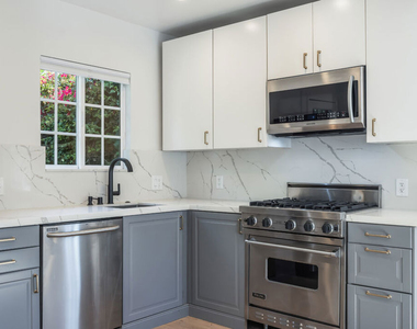 8791 Cadillac Avenue - Photo Thumbnail 15