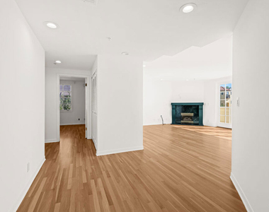 10555 Ashton Avenue - Photo Thumbnail 2