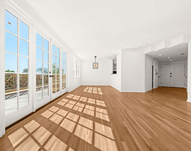 10555 Ashton Avenue - Photo Thumbnail 6
