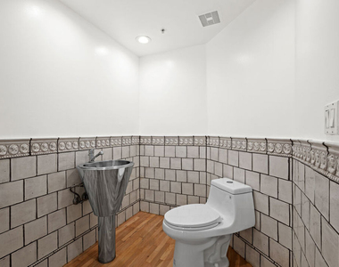10555 Ashton Avenue - Photo Thumbnail 3