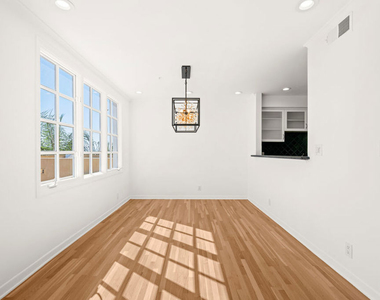 10555 Ashton Avenue - Photo Thumbnail 7